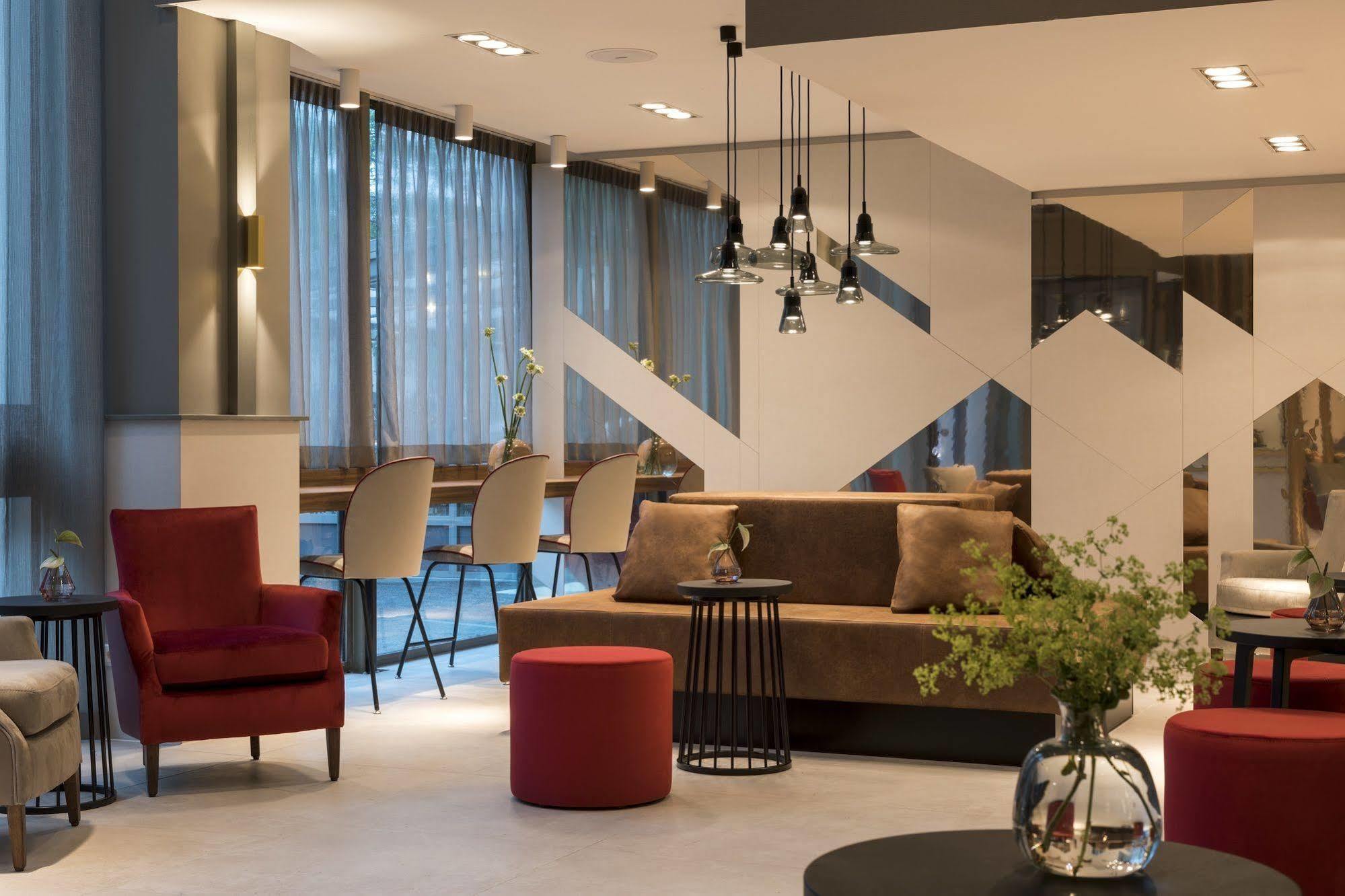 Nh Collection Eindhoven Centre Hotel Buitenkant foto The lobby of the hotel